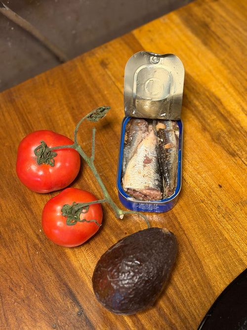 Tomates, sardinas y palta
